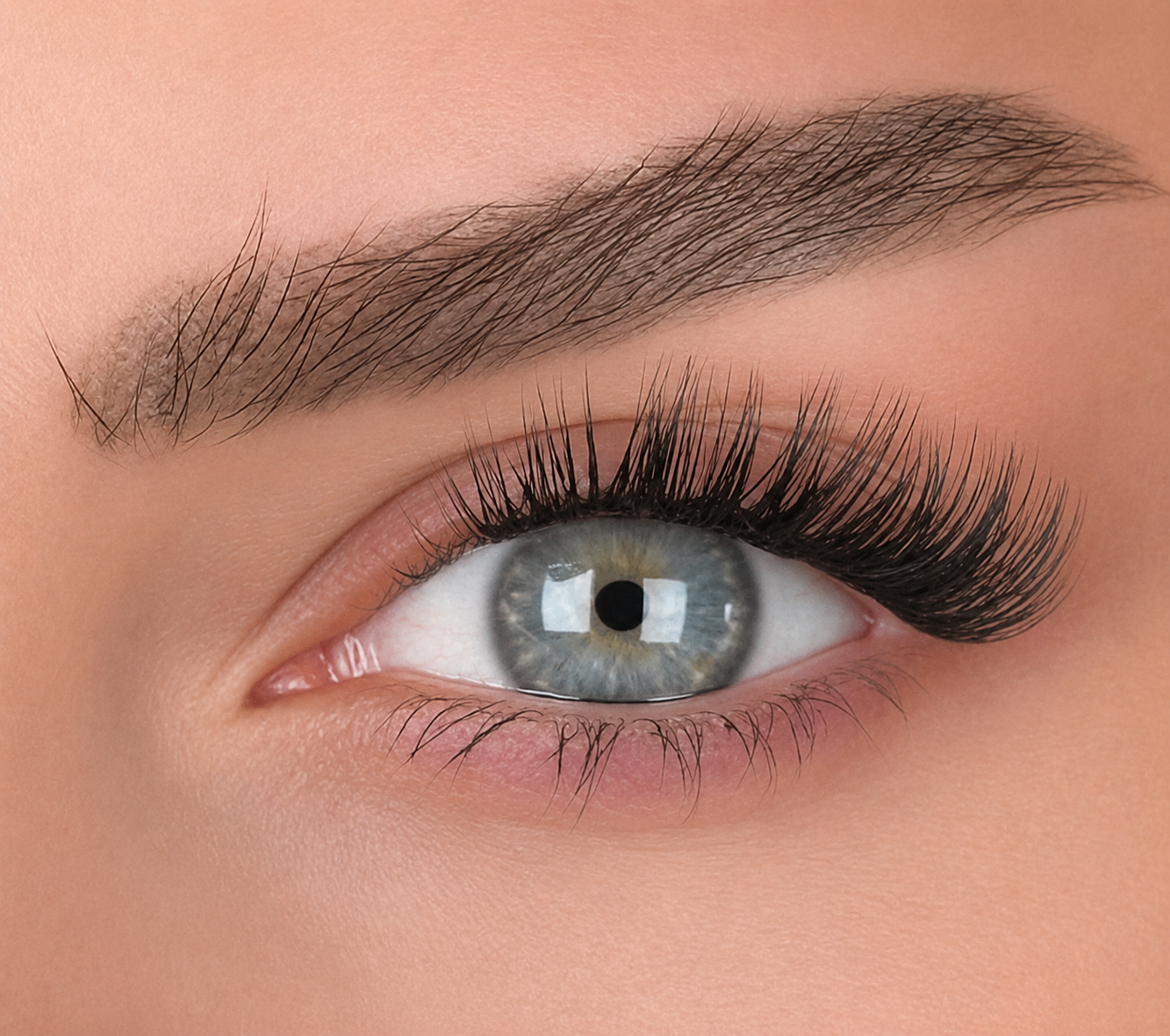 Close up of our Drama Style, lash map 10mm, 12mm