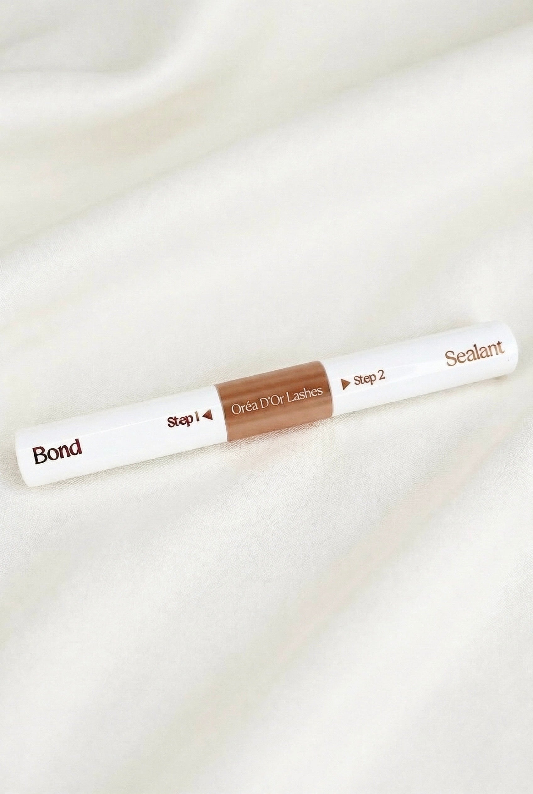 Lash bond and sealant duo - Professional adhesive system for long-lasting DIY lash extensions
